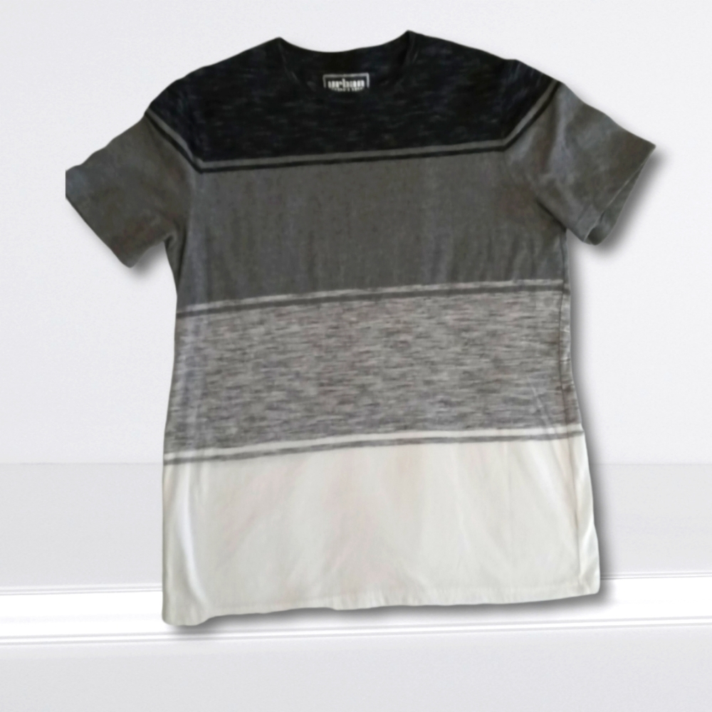 Urban Pipeline t-shirt size Medium